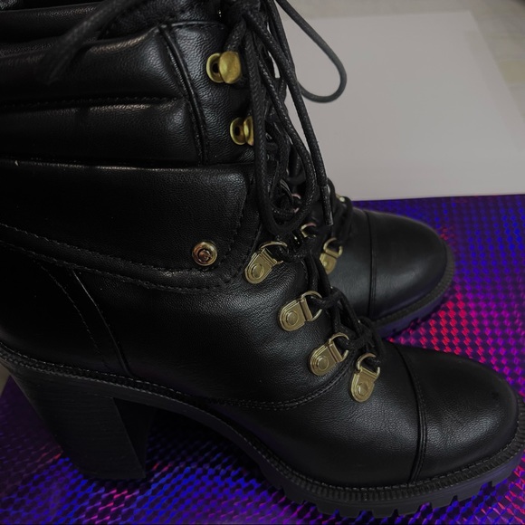 Black Leather heeled boots - Picture 3 of 3